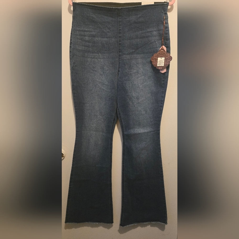Knox Rose Blue Flare Jeans - Picture 3 of 11